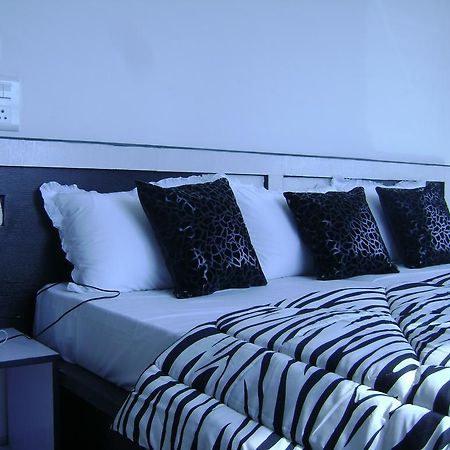 Aura Suites Gurgaon Ngoại thất bức ảnh